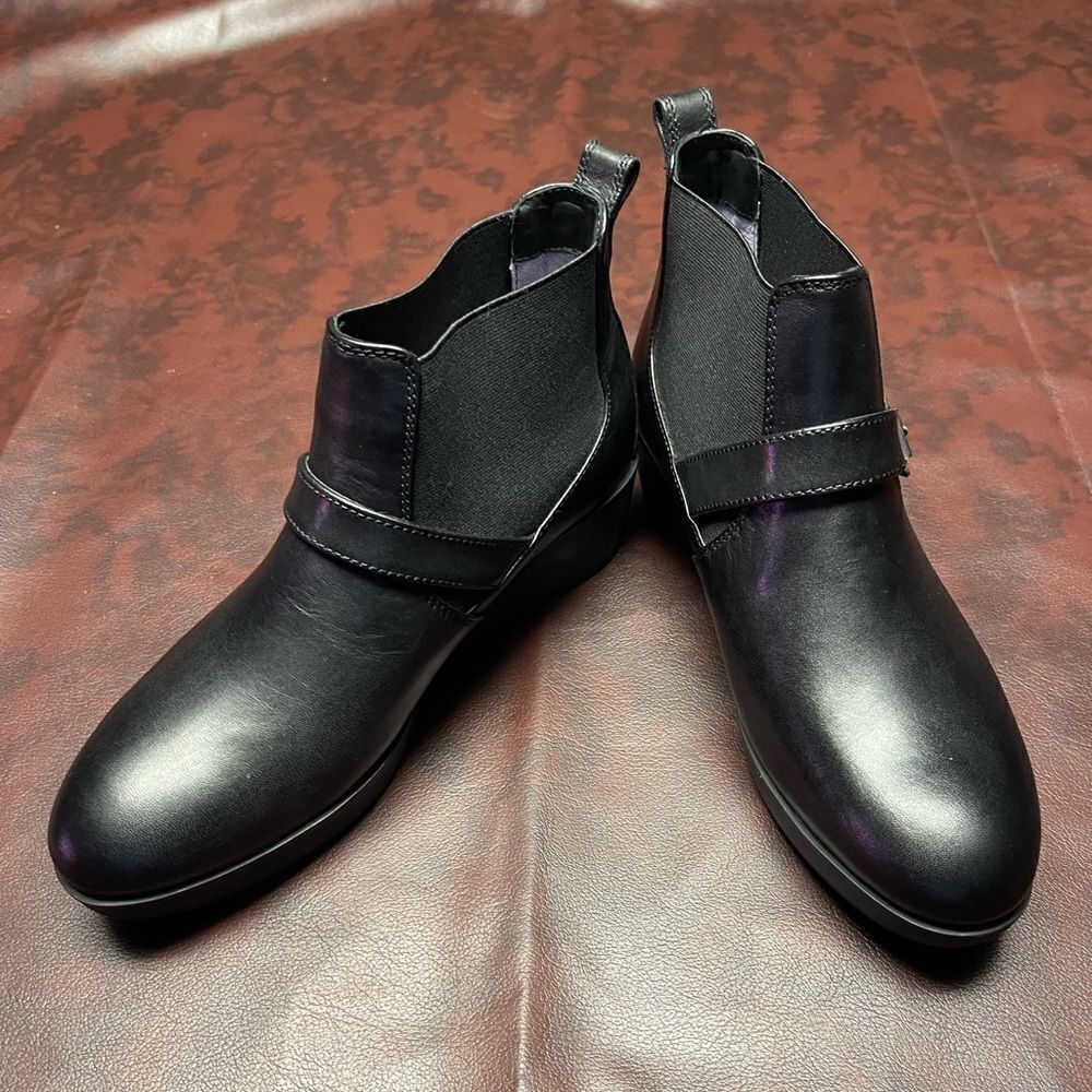 Johnston & Murphy black waterproof boots‎ booties, size 8 medium